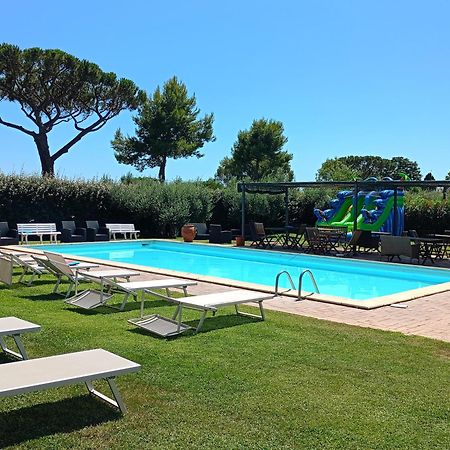 Casale Di Tormaggiore Villa And Country Suites โปเมเซีย ภายนอก รูปภาพ