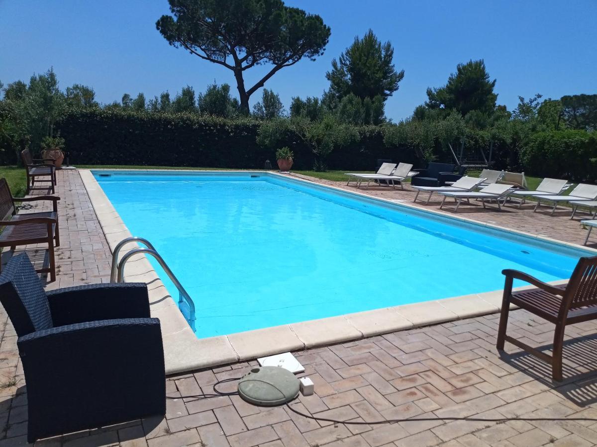 Casale Di Tormaggiore Villa And Country Suites โปเมเซีย ภายนอก รูปภาพ