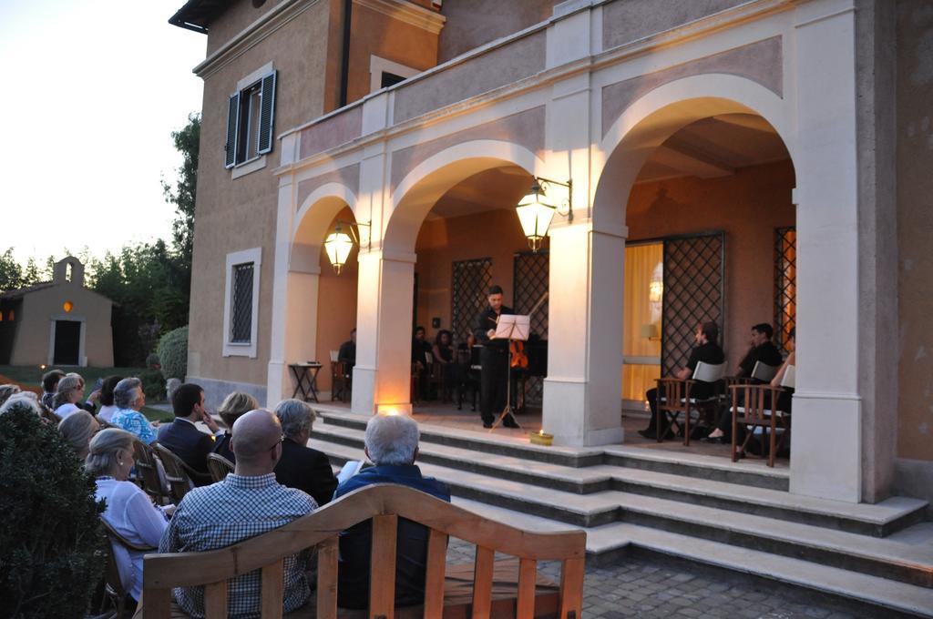 Casale Di Tormaggiore Villa And Country Suites โปเมเซีย ภายนอก รูปภาพ