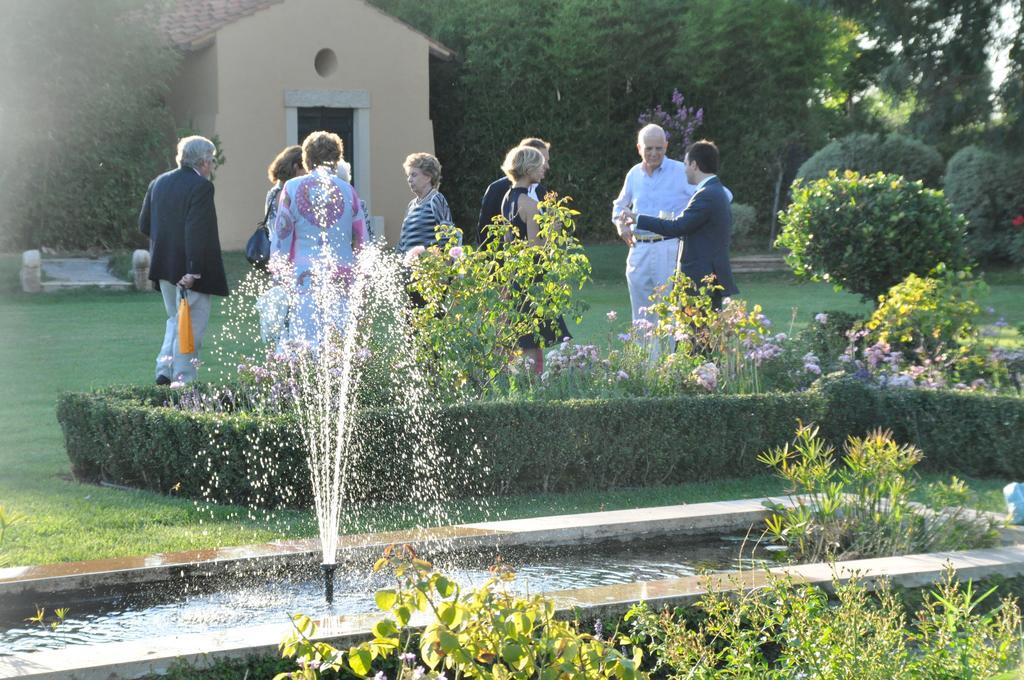 Casale Di Tormaggiore Villa And Country Suites โปเมเซีย ภายนอก รูปภาพ
