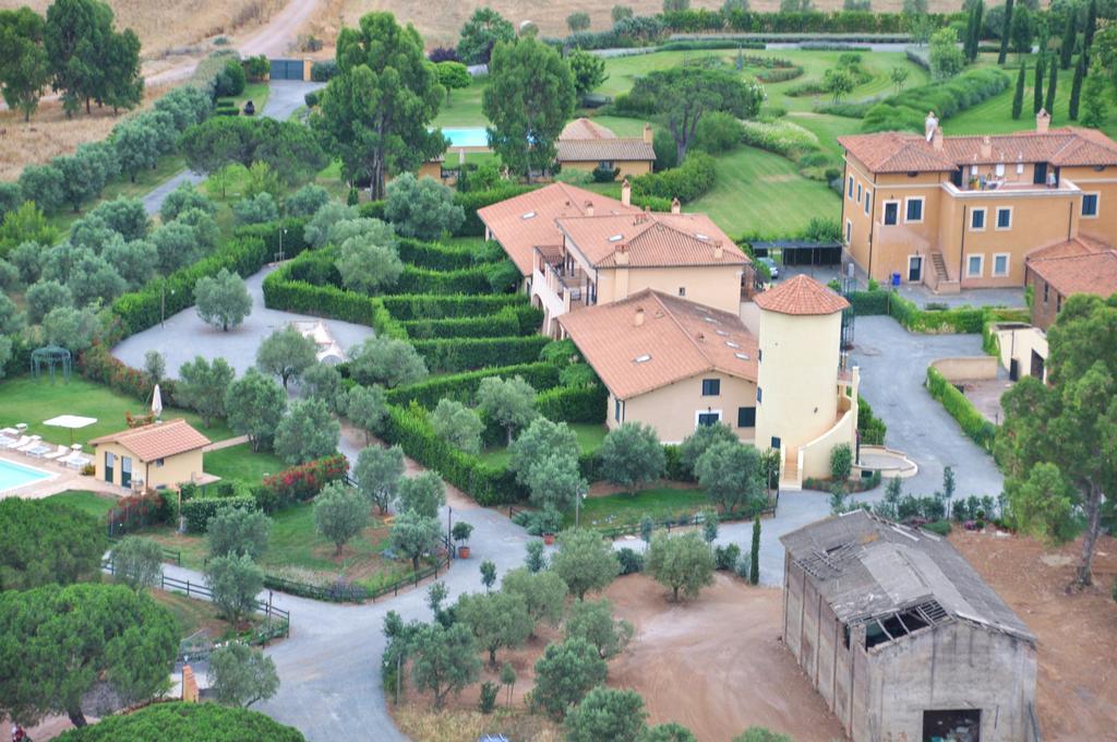 Casale Di Tormaggiore Villa And Country Suites โปเมเซีย ภายนอก รูปภาพ