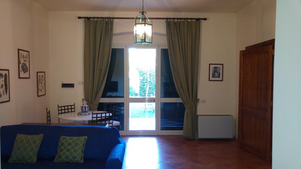 Casale Di Tormaggiore Villa And Country Suites โปเมเซีย ภายนอก รูปภาพ