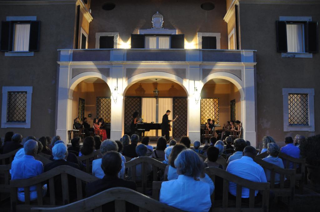 Casale Di Tormaggiore Villa And Country Suites โปเมเซีย ภายนอก รูปภาพ