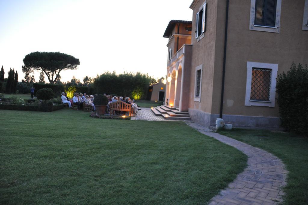Casale Di Tormaggiore Villa And Country Suites โปเมเซีย ภายนอก รูปภาพ