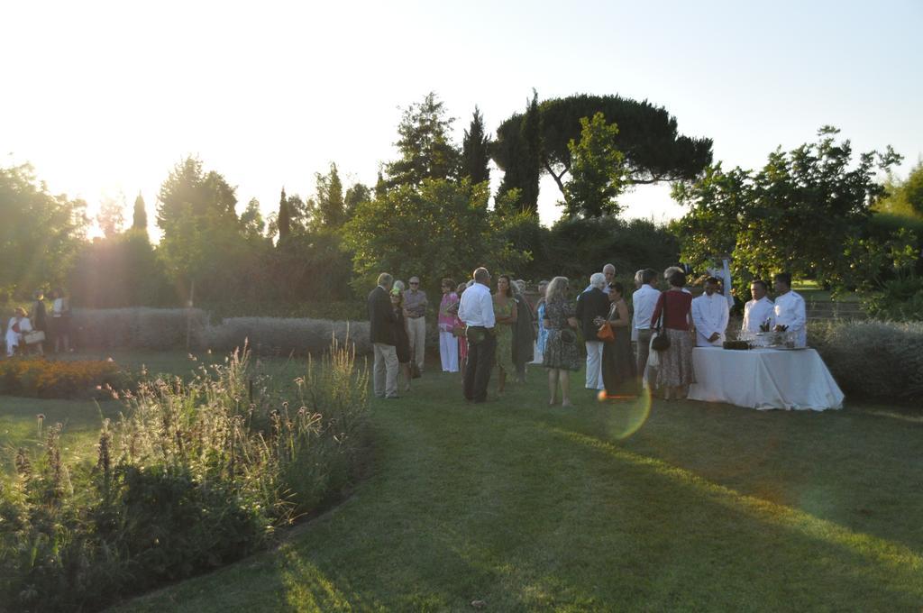 Casale Di Tormaggiore Villa And Country Suites โปเมเซีย ภายนอก รูปภาพ