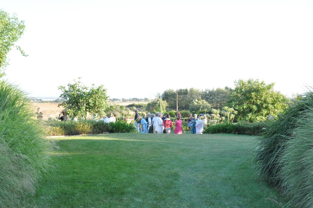 Casale Di Tormaggiore Villa And Country Suites โปเมเซีย ภายนอก รูปภาพ